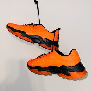 Asos Design Sneaker in Orange 🍊 & Black.